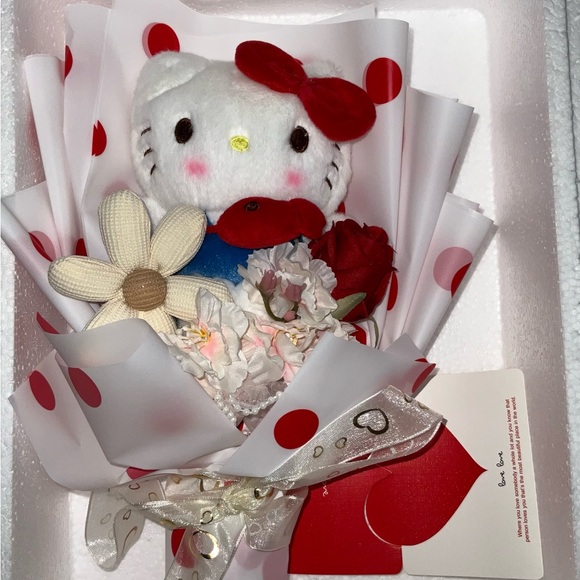 Hello Kitty Red BOUQUET - Picture 3 of 3